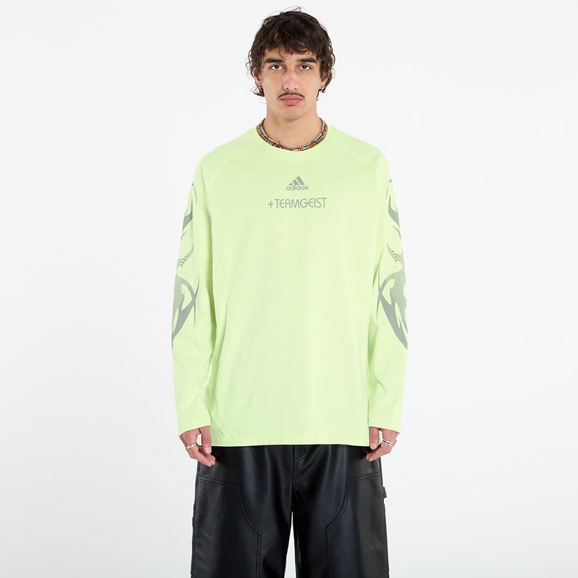 Majica kratkih rukava adidas Originals Adilenium Season 4 Teamgeist Graphic Long Sleeve T-Shirt Zelena | KF8541