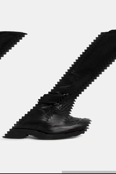 Tenisice i cipele Maison Margiela MM6 Maison Margiela Tall Leather Boots with Buckle and Flat Heel Crna | S66WW0100.P7431.T8013, 1