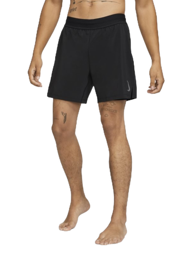 Kratke hlače Nike Yoga 2-in-1 Shorts Crna | DC5320-010