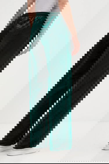 Hlače adidas Originals adidas Originals Velvet Tp Wide Leg Pants Zelena | JV7509, 2