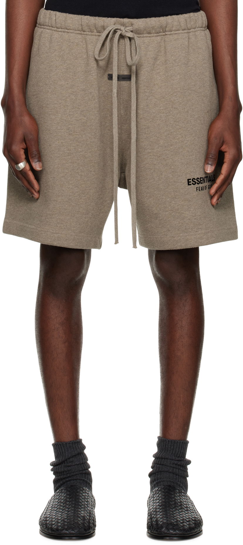 Kratke hlače Fear of God Fear of God ESSENTIALS Classic Sweat Shorts Siva | 160AS252001F