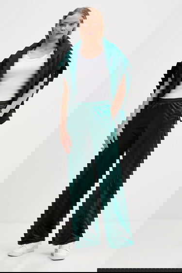 Hlače adidas Originals adidas Originals Velvet Tp Wide Leg Pants Zelena | JV7509, 1